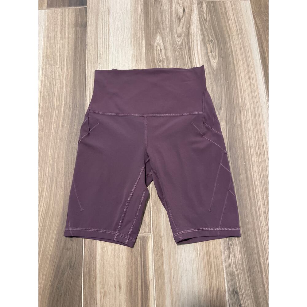 Lululemon Nulu Fold High-Rise Yoga Short 8"
Grape Thistle Size 4 - Picture 6 of 8